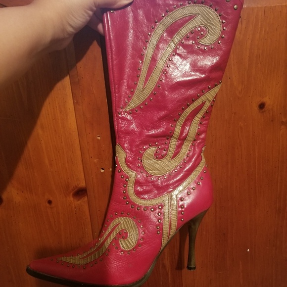 Boots - Picture 2 of 3